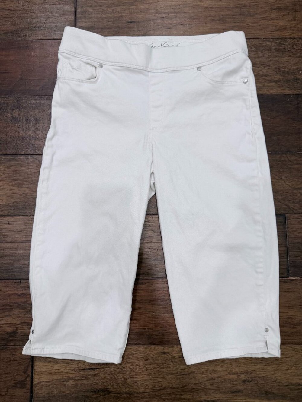 Gloria Vanderbilt Avery Skimmer Pants 6 White Stretch Capri Bermuda Shorts